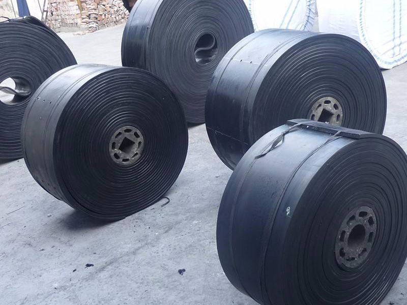 Extra wide conveyor belt