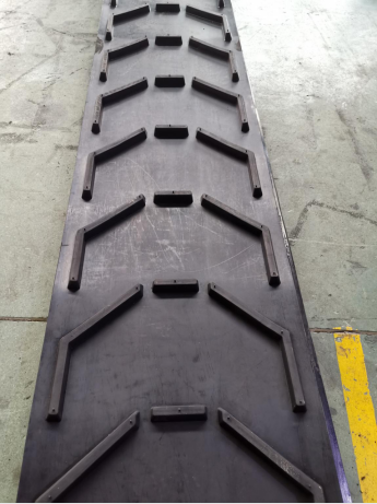 Pattern conveyor belt